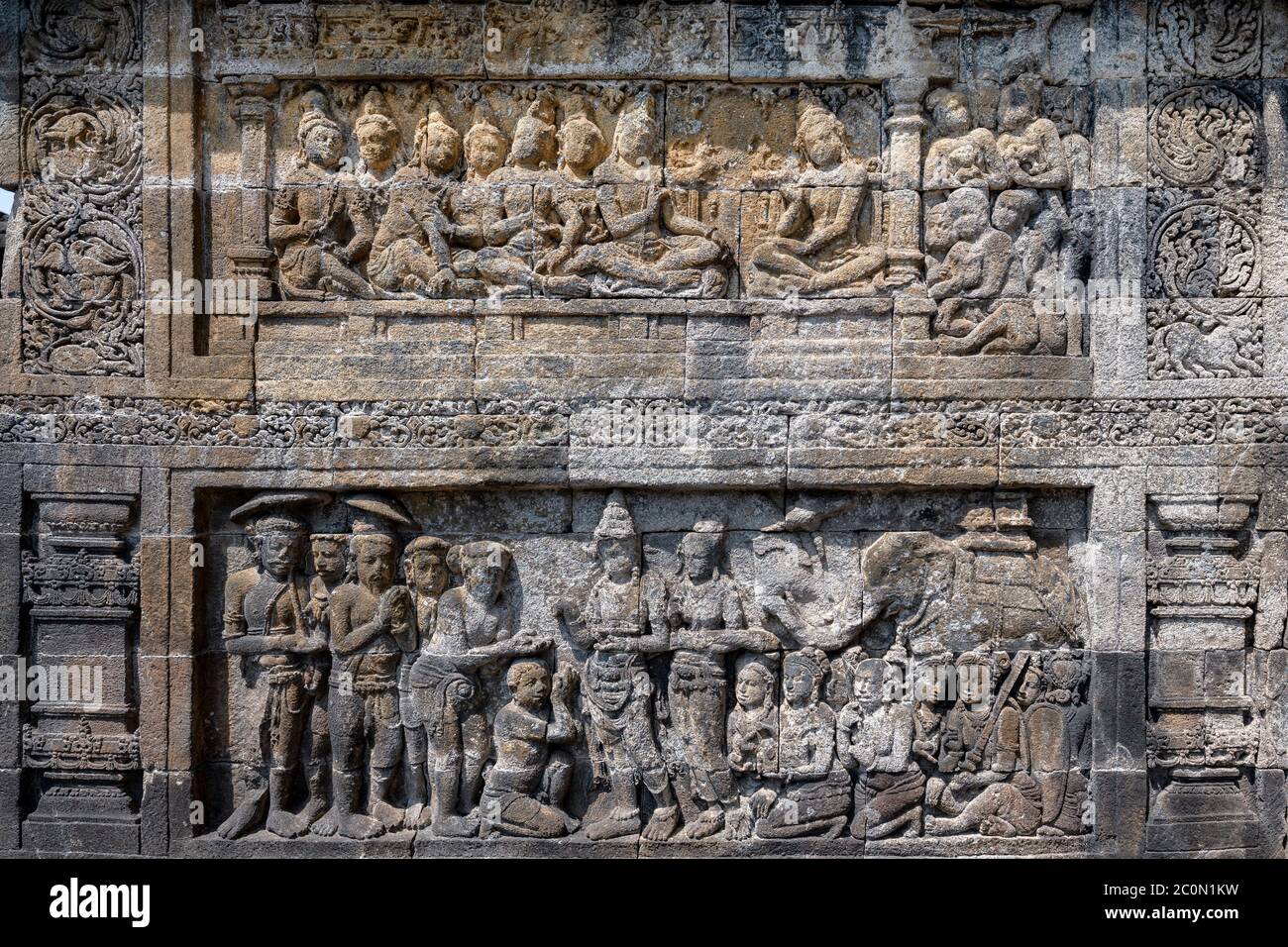 Borobudur Statue, Relief und Stupa Stockfoto