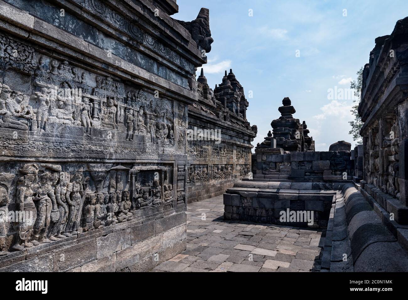 Borobudur Statue, Relief und Stupa Stockfoto