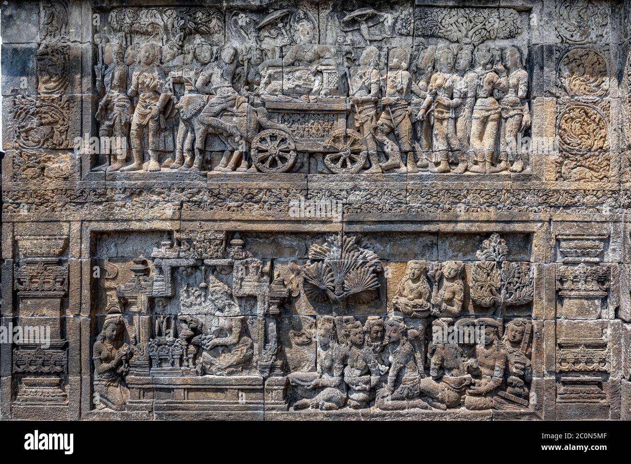 Borobudur Statue, Relief und Stupa Stockfoto