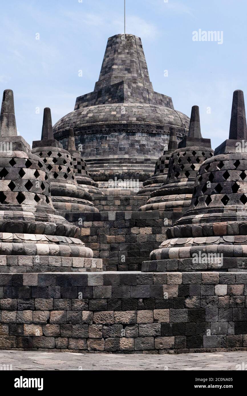 Borobudur Statue, Relief und Stupa Stockfoto