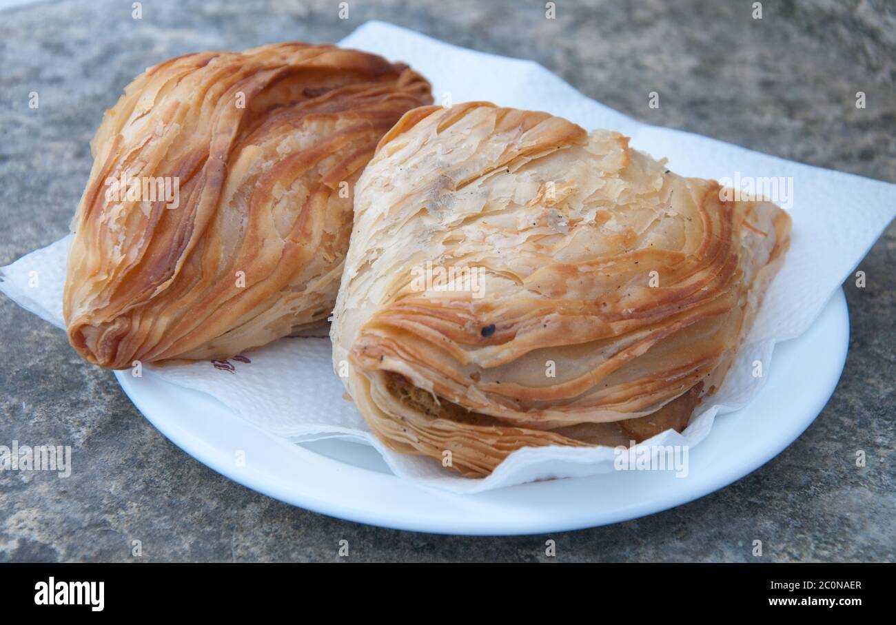 Pastizzi, typischen Streetfood Malteser mit Ricotta und Erbsen Stockfoto