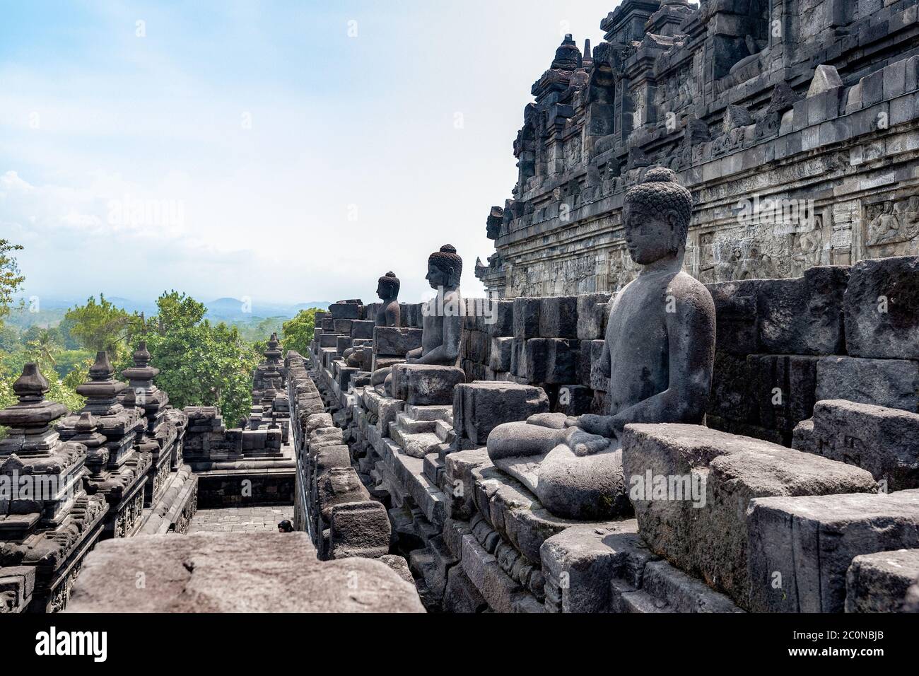 Borobudur Statue, Relief und Stupa Stockfoto