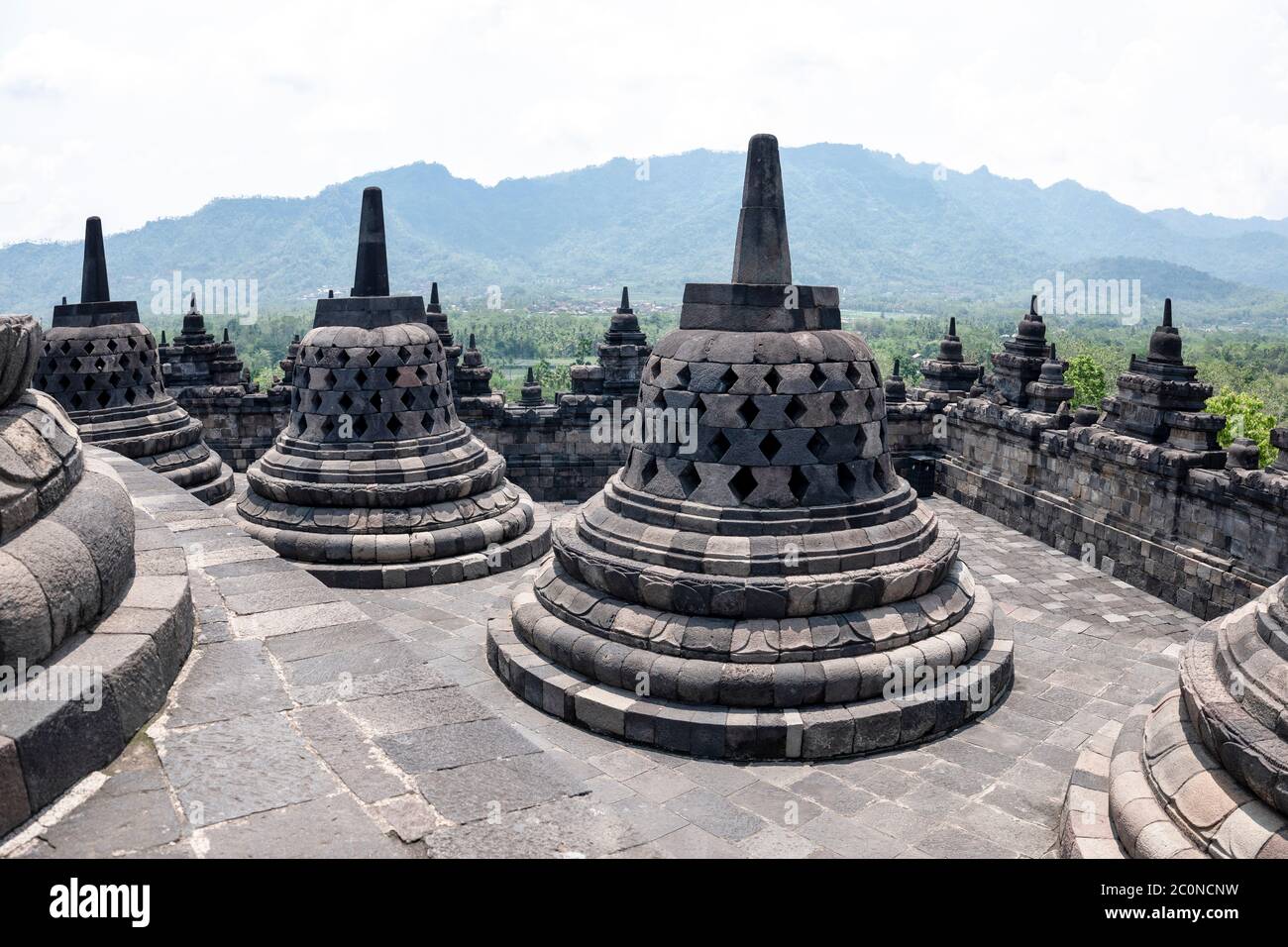 Borobudur Statue, Relief und Stupa Stockfoto