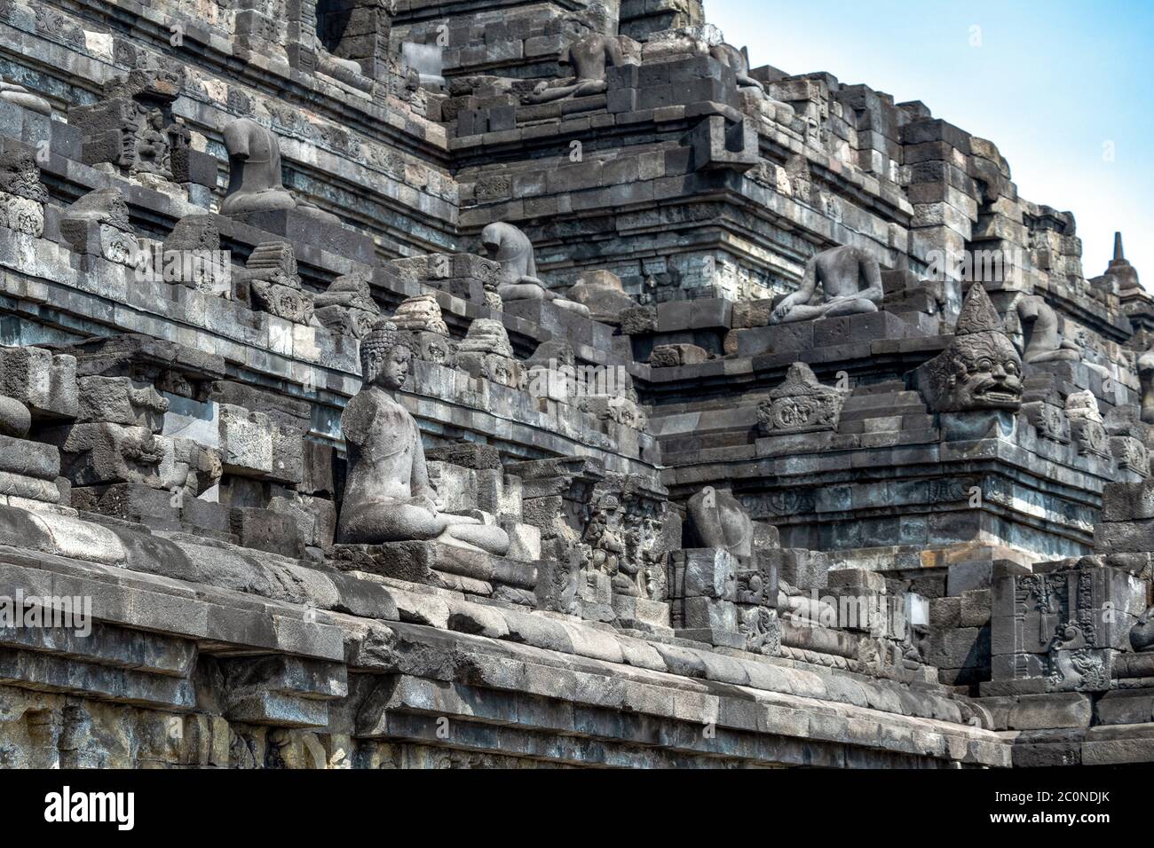 Borobudur Statue, Relief und Stupa Stockfoto