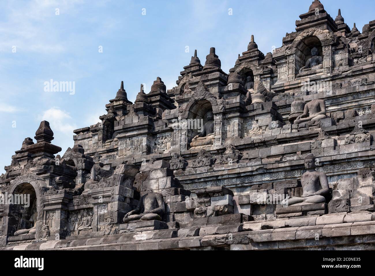 Borobudur Statue, Relief und Stupa Stockfoto