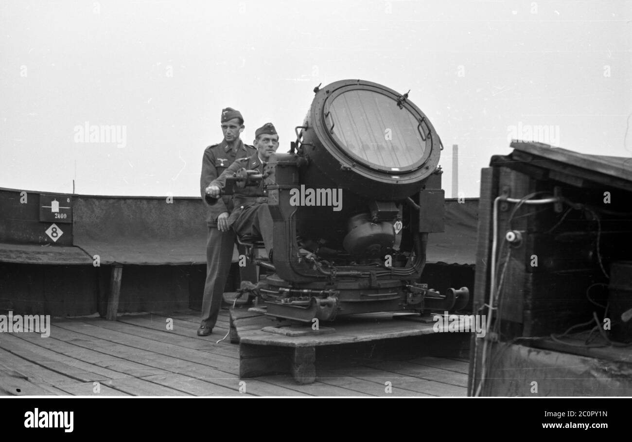 Wehrmacht Luftwaffe FLAK-Scheinwerfer / Flak-SW 36 60 cm - Suchscheinwerfer der deutschen Luftwaffe 60cm Stockfoto
