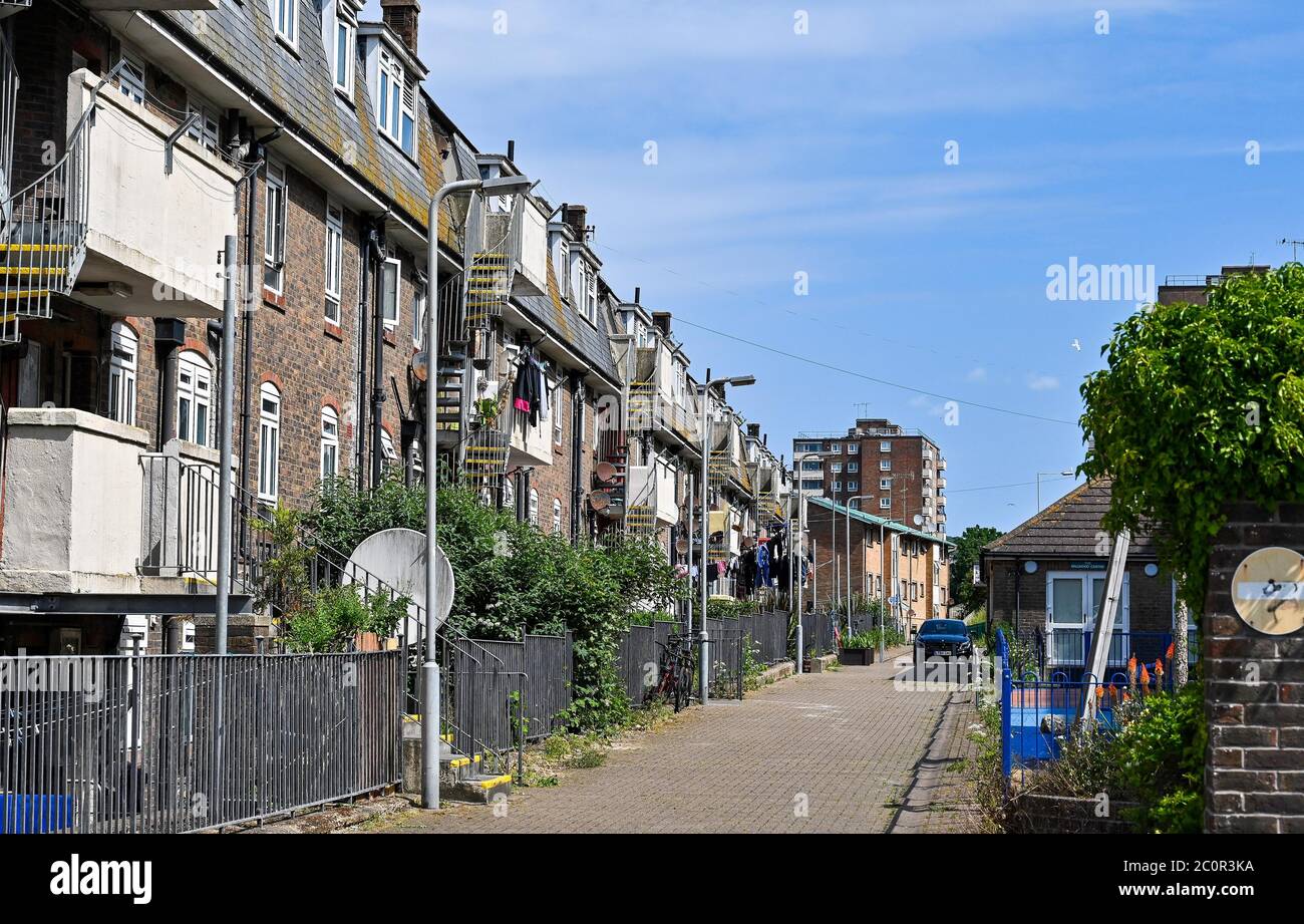 Die Milner Wohnungen in Brighton wurden 1934 gebaut und waren Teil der Slum Clearance UK Fotografie von Simon Dack Stockfoto
