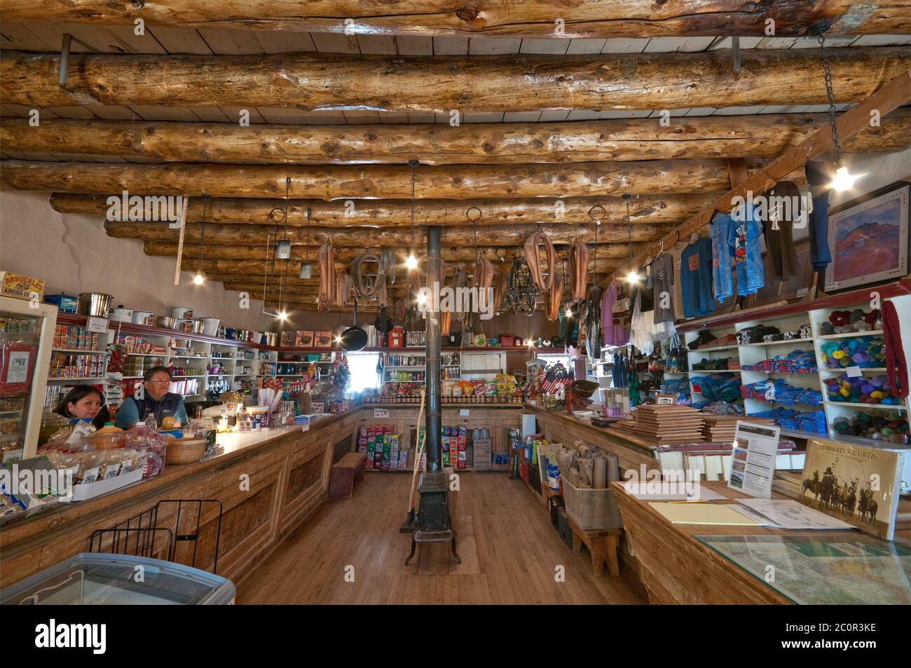 Ladeneinrichtung in Hubbell Trading Post National Historic Site, Navajo Indian Reservation, Ganado, Arizona, USA Stockfoto