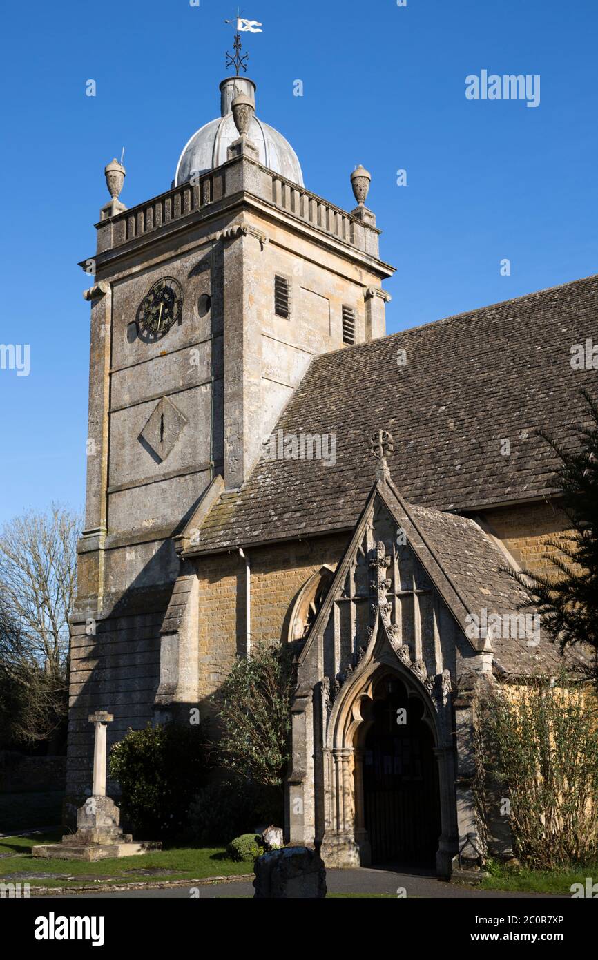 St. Lawrence's Church, Bourton-on-the-Water, Cotswolds, Gloucestershire, England, Großbritannien Stockfoto
