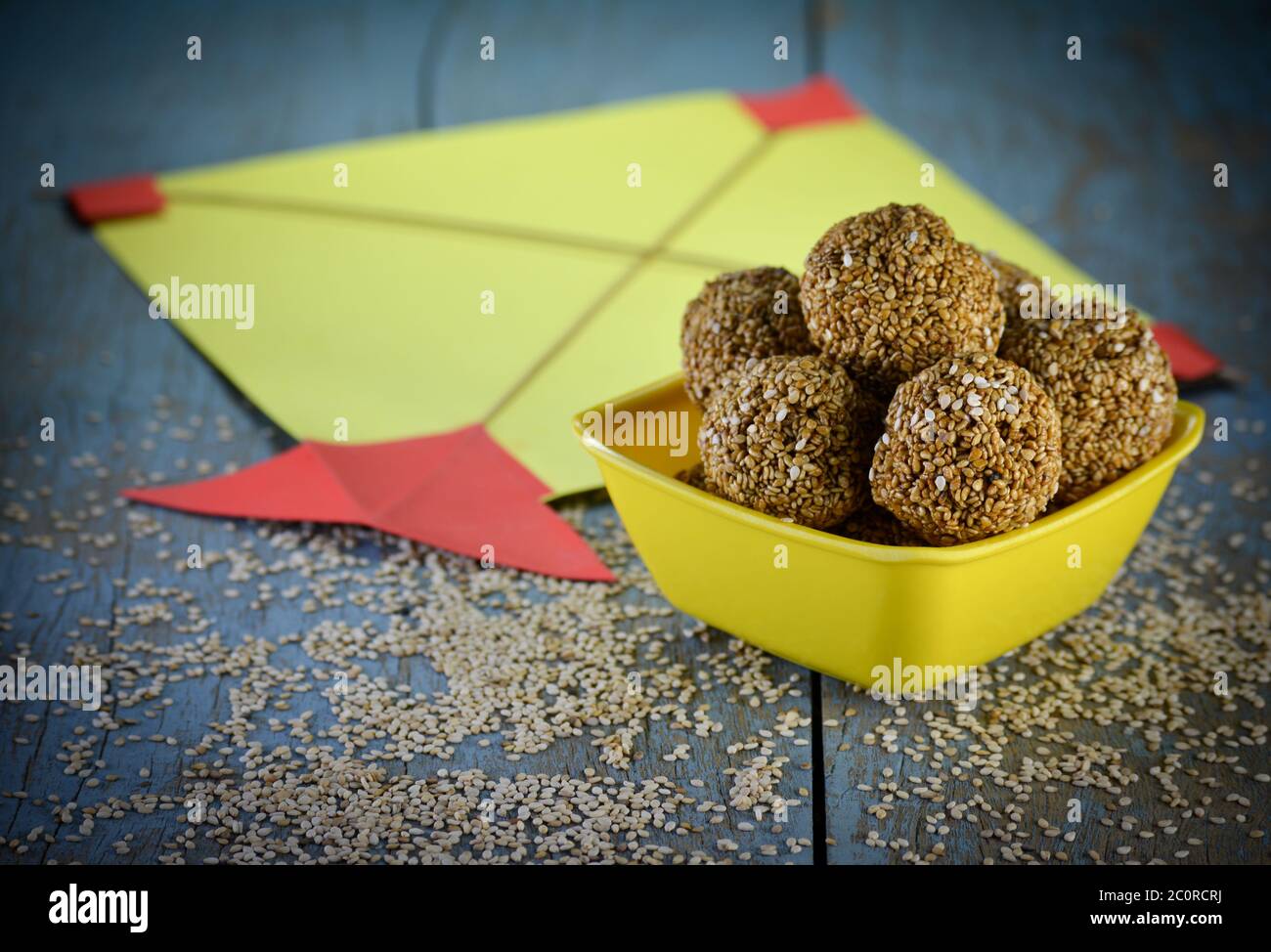 Sesame laddu in Bowl, Makar sankranti Festivalkonzept Stockfoto