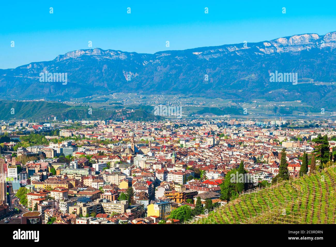 Bozen Antenne Panoramablick. Bozen ist die Hauptstadt der Provinz Südtirol in Norditalien. Stockfoto