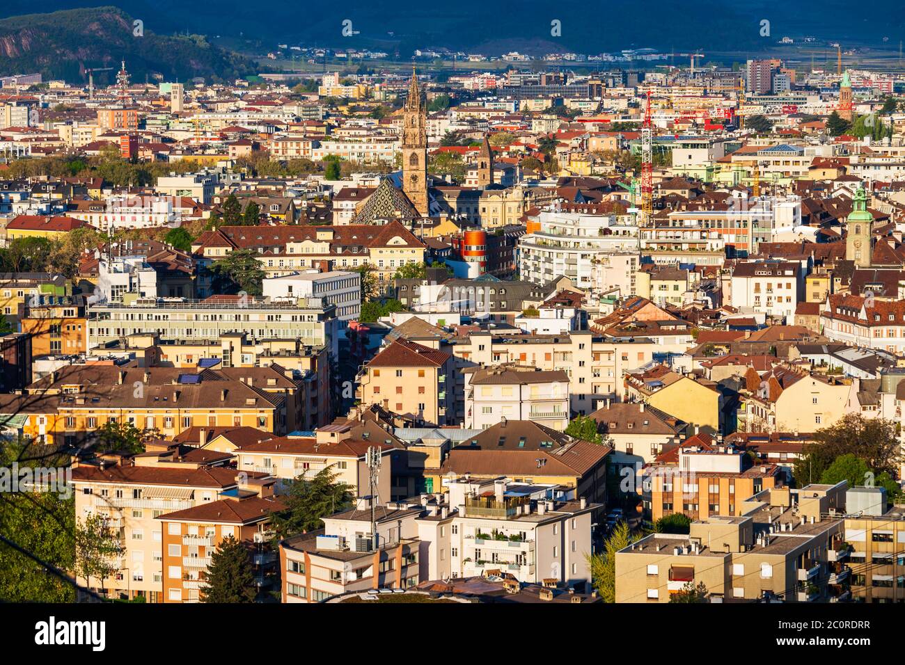 Bozen Antenne Panoramablick. Bozen ist die Hauptstadt der Provinz Südtirol in Norditalien. Stockfoto