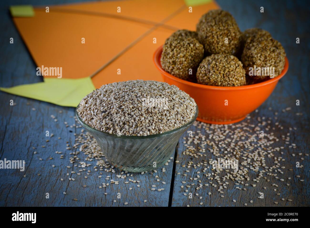 Sesamsamen und Sesam laddu, Indian Festival makar sankranti Konzept Stockfoto