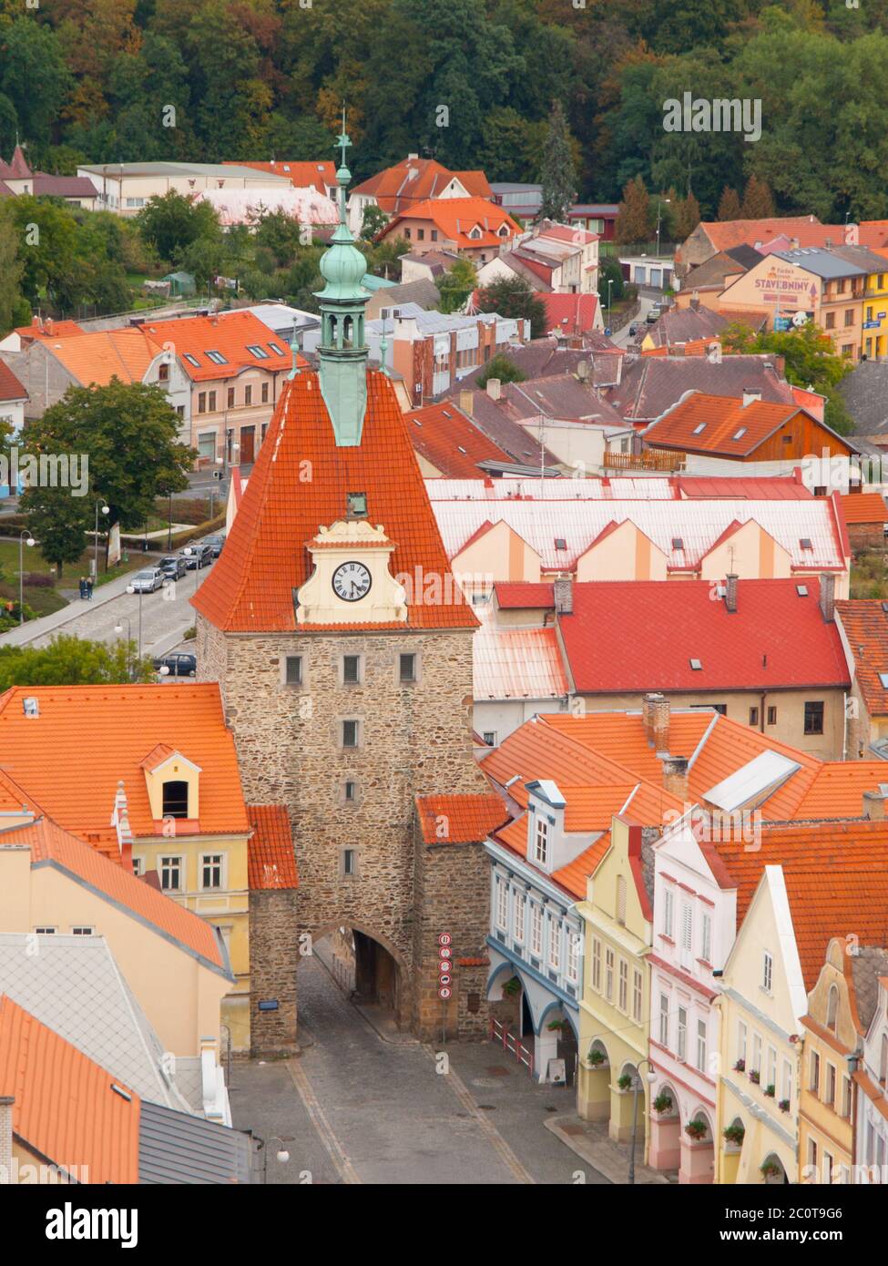 Luftaufnahme des gotischen Untertors in Domazlice, Tschechische Republik Stockfoto