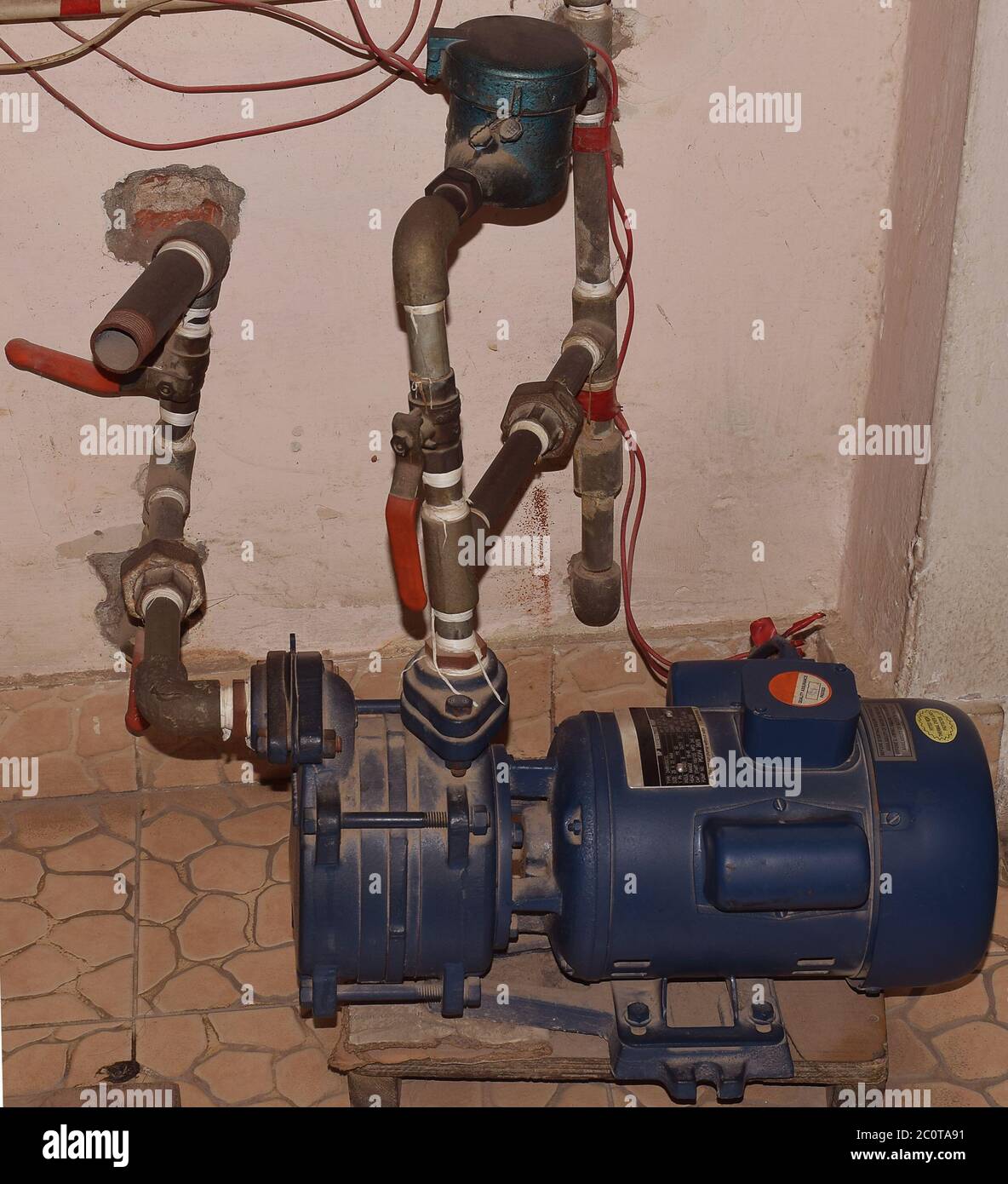 Hauswasserpumpe auch Monoblock oder Tulu Pumpe meist in Häusern oder auf dem Feld verwendet Stockfoto