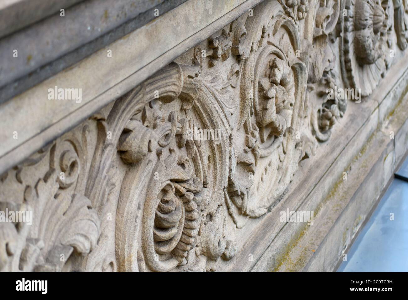 Steinschnitzereien in einem Gebäude außen in Berlin Deutschland Stockfoto