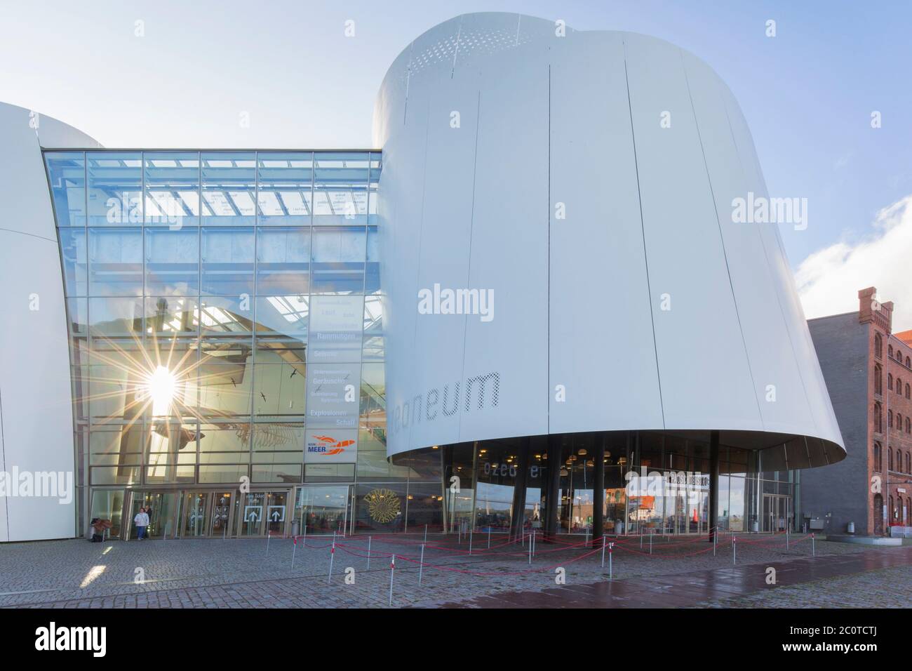 Ozeaneum, öffentliches Aquarium in der Stadt Stralsund, Mecklenburg-Vorpommern, Deutschland Stockfoto