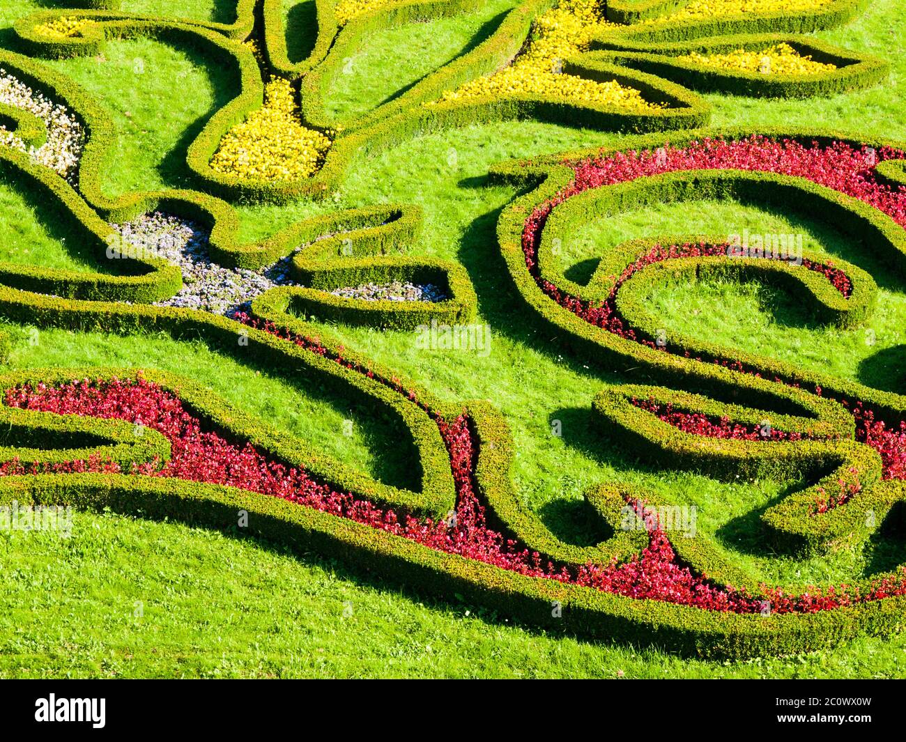 Bunte Formen von Zierblumen Garten. Blumengarten Kromeriz - UNESCO-Weltkulturerbe, Kromeriz, Mähren, Tschechische Republik Stockfoto