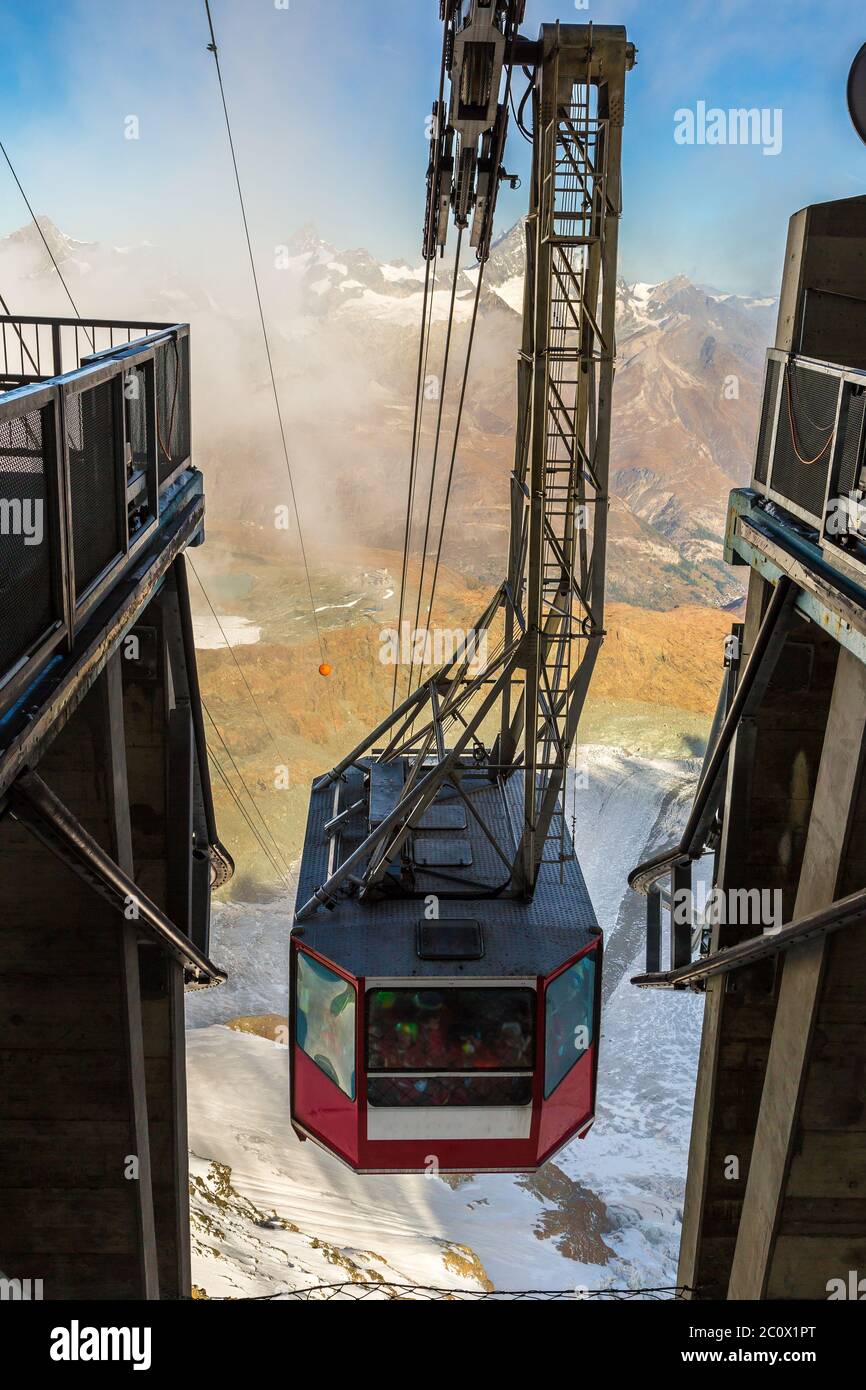 Seilbahn zum Matterhorn in Zermatt Stockfoto