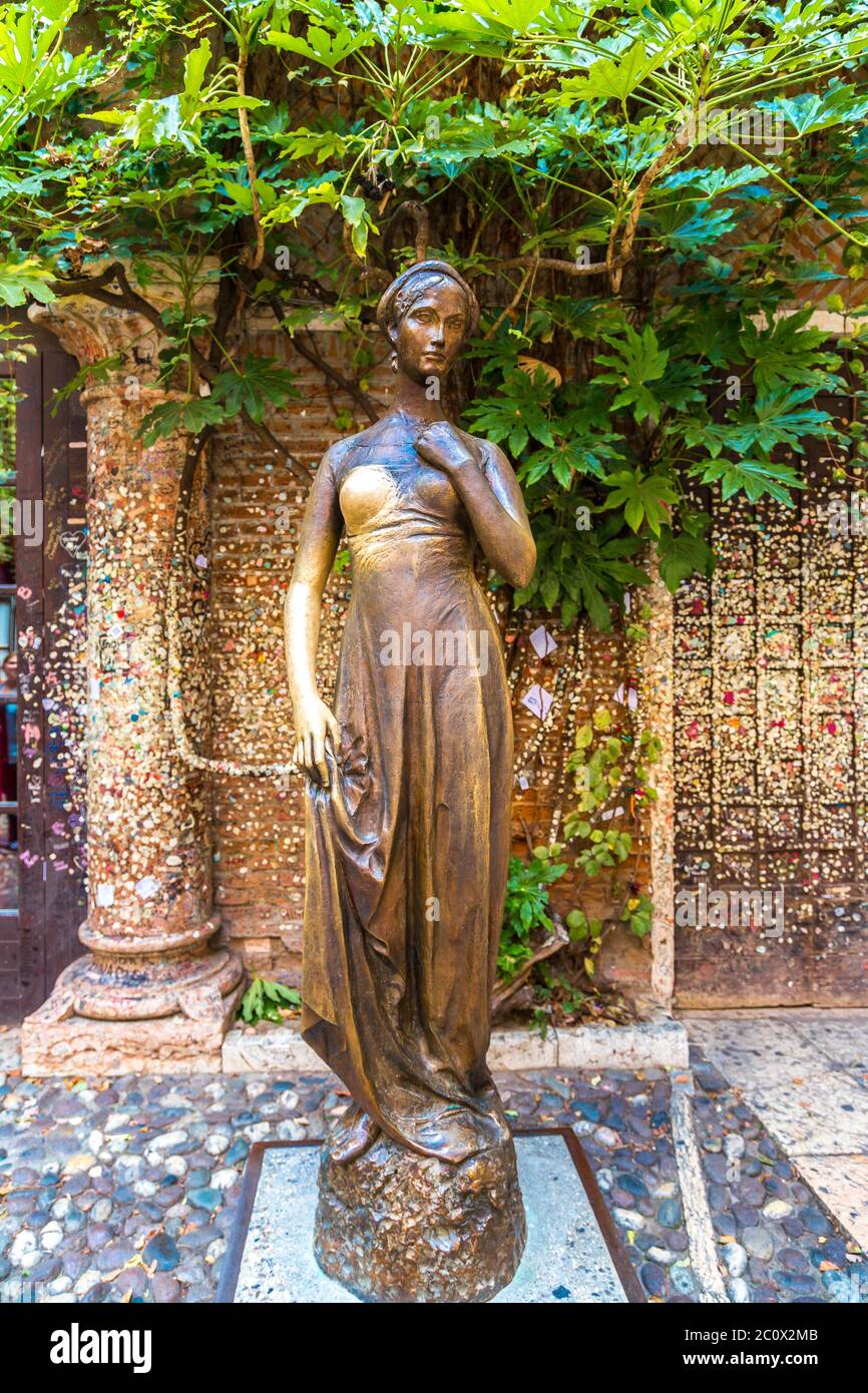 Statue der Julia in Verona Stockfoto