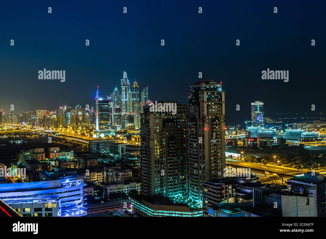 Dubai Innenstadt. Architektur im Osten der Vereinigten Arabischen Emirate Stockfoto