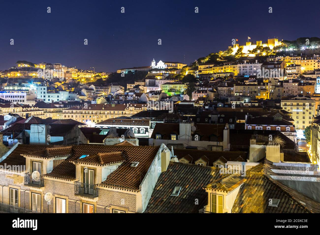 Lissabon bei Nacht Stockfoto