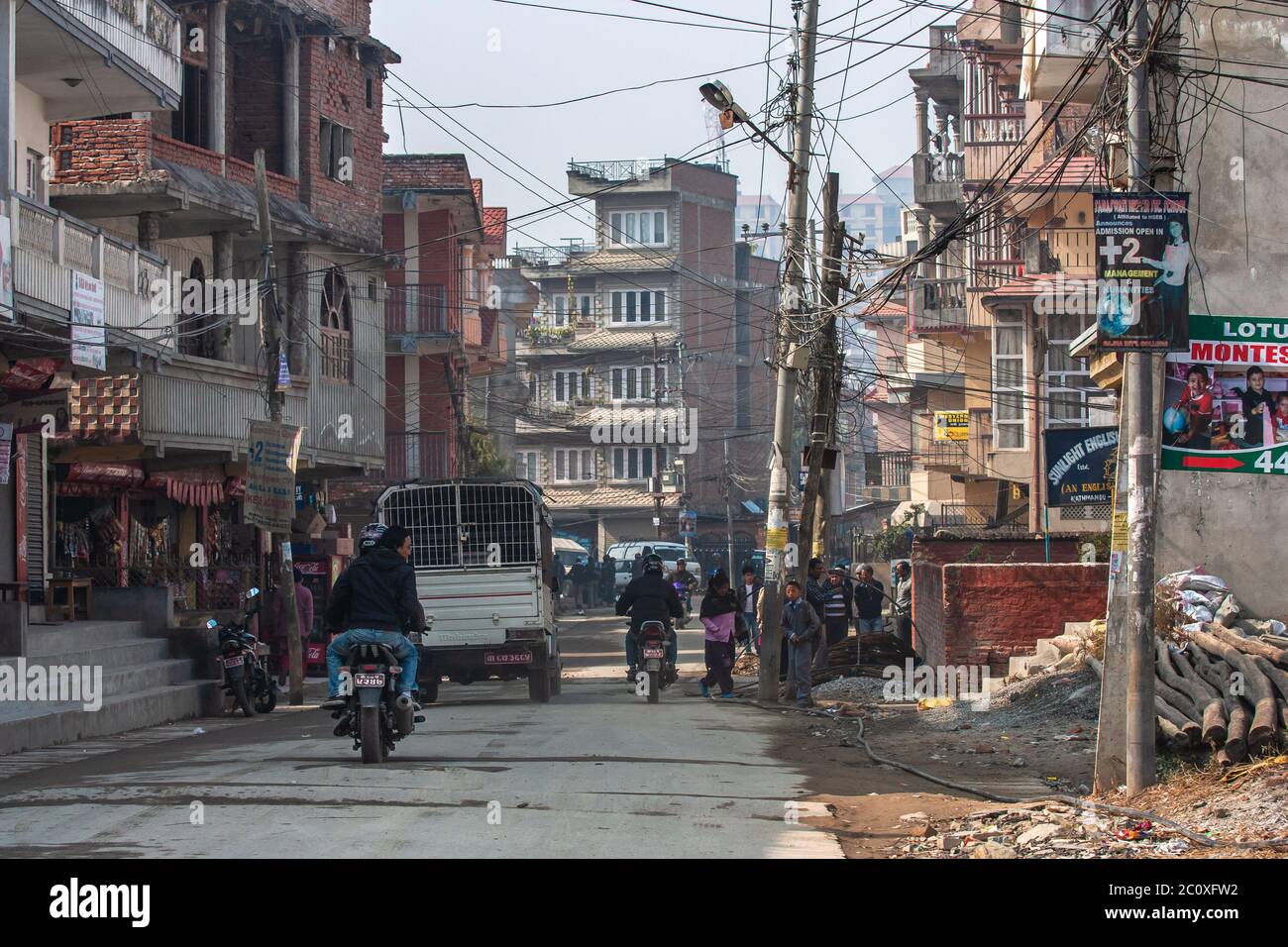 Kathmandu Innenstadt staubige Straße Stockfoto