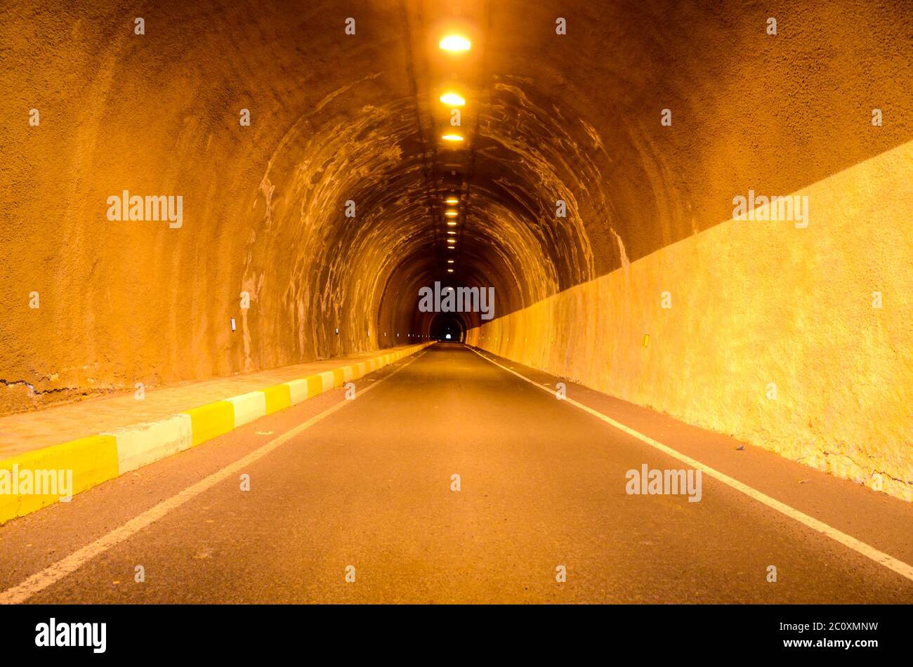 Undergound dunklen Tunnel Stockfoto