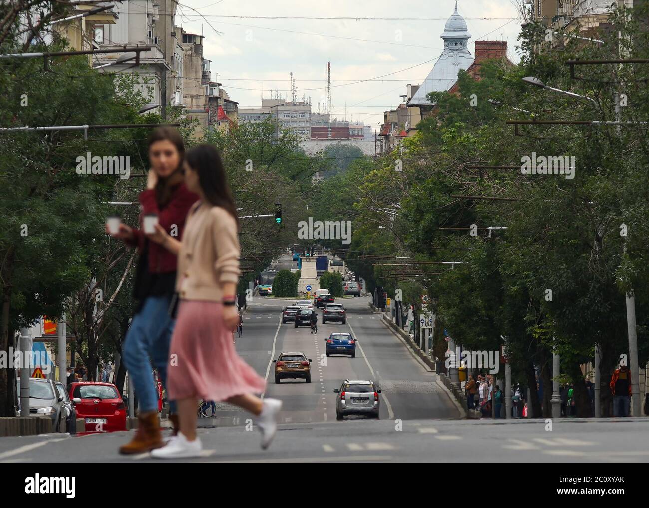 Bukarest, Rumänien - 01. Juni 2020: Weitansicht des Regina elisabeta Boulevard in Bukarest. Stockfoto