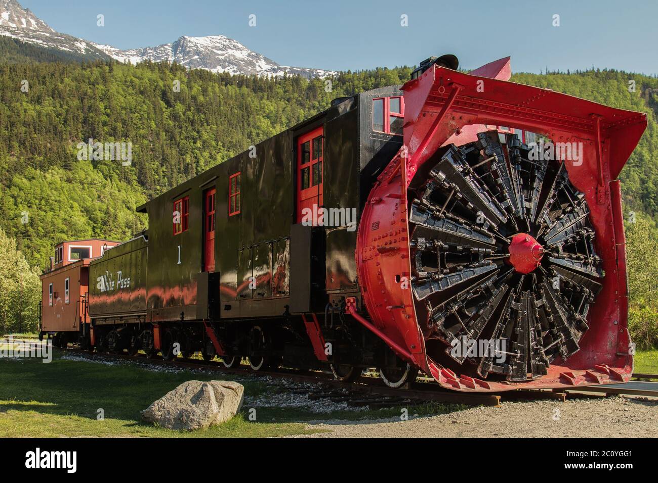 Altschnee Gebläse Zug bei Skagway Alaska Stockfoto