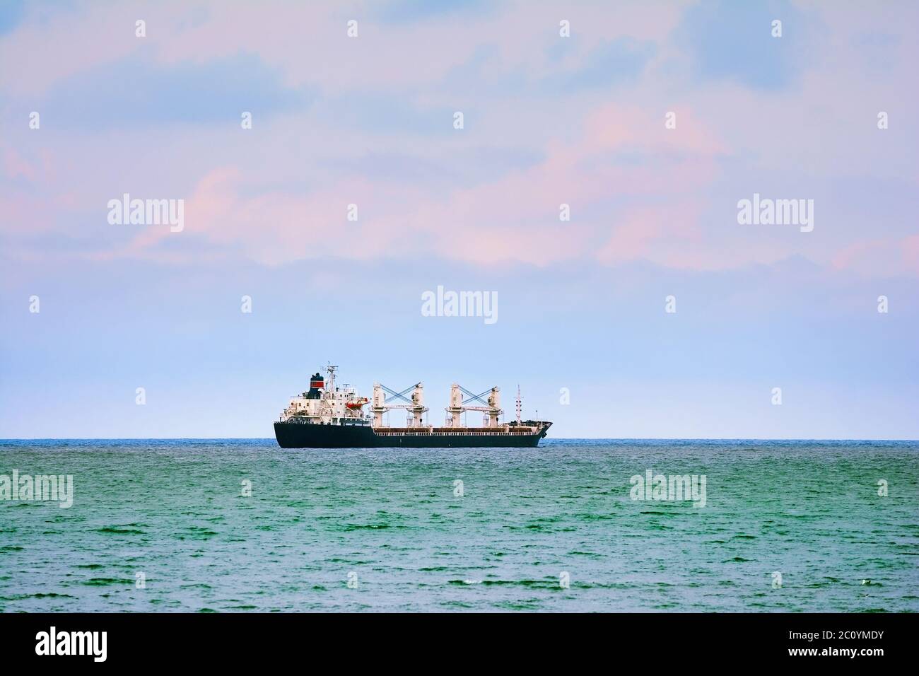 Schiff auf das offene Meer Stockfoto