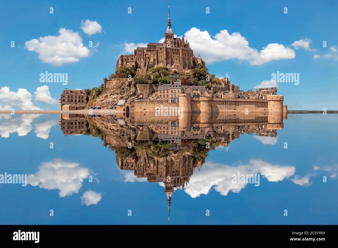 Mont Saint Michel Dorf, ein UNESCOWeltkulturerbe, in der Normandie
