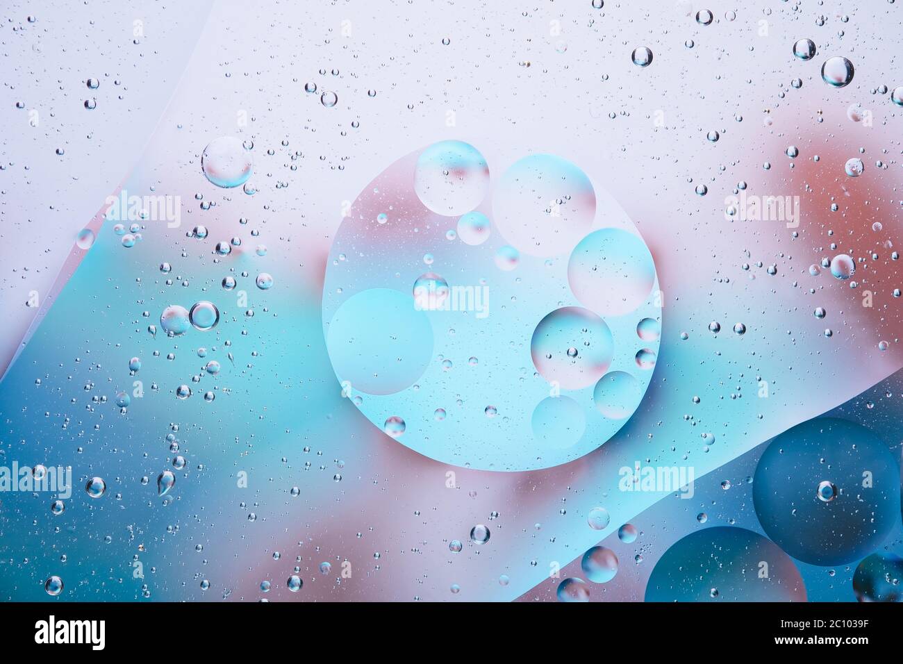 Wasser Ölblasen, Makro Raum abstrakter Hintergrund, bunte Strömung Flüssigkeit Stockfoto
