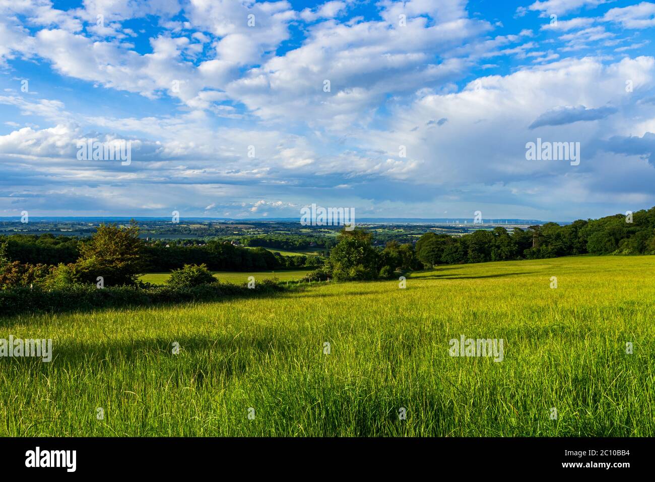 Blick über die Landschaft von sussex und Kent im Osten von North's Seat in Hastings im Südosten Englands Stockfoto
