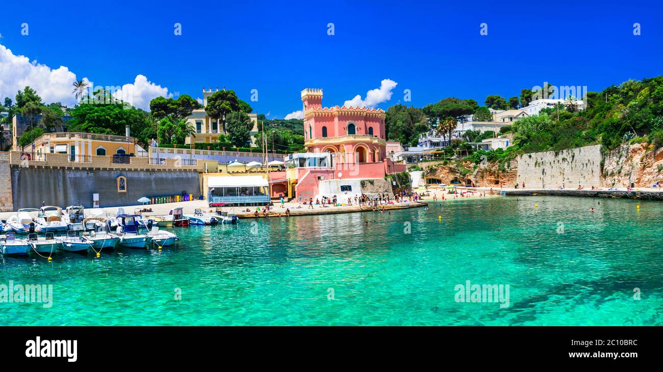 Italien Reisen. Marina Tricase - schönes Fischerdorf in Apulien - beliebter Ort für Sommerferien in Salento. Stockfoto