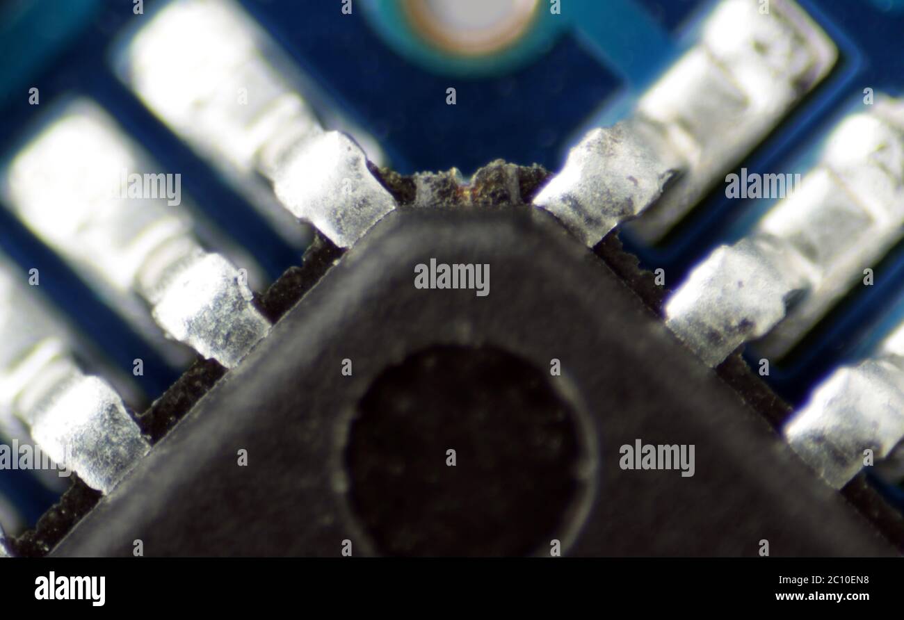 Makrofoto von elektronischen Schaltungen auf einer leiterplatte Stockfoto