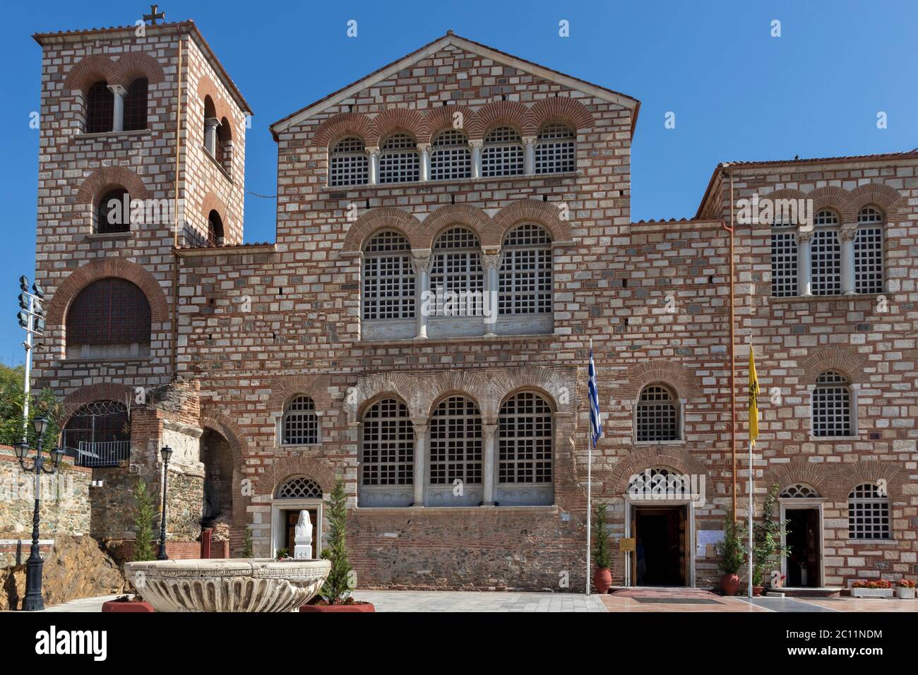 THESSALONIKI, GRIECHENLAND - 22. SEPTEMBER 2019: Byzantinische Kirche des Heiligen Demetrios in Thessaloniki, Zentralmakedonien, Griechenland Stockfoto
