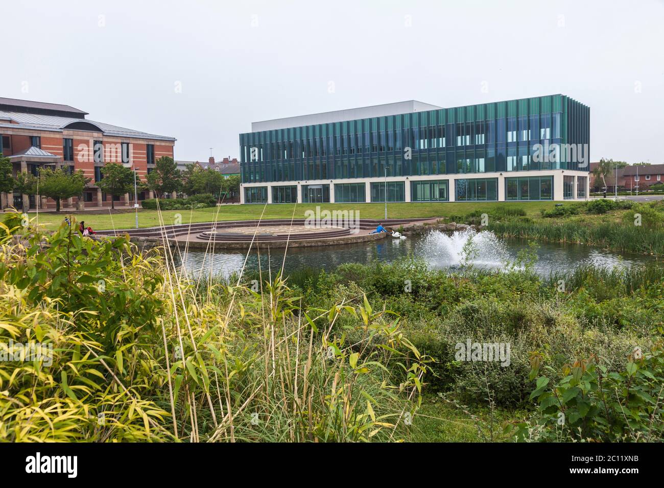 Die neuen Geschäftsräume in Center Square, Middlesbrough, England, Großbritannien Stockfoto