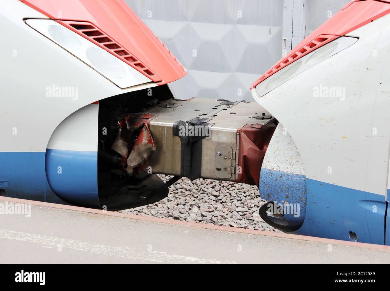 Verbindung von zwei Hochgeschwindigkeitszugwagen Stockfoto