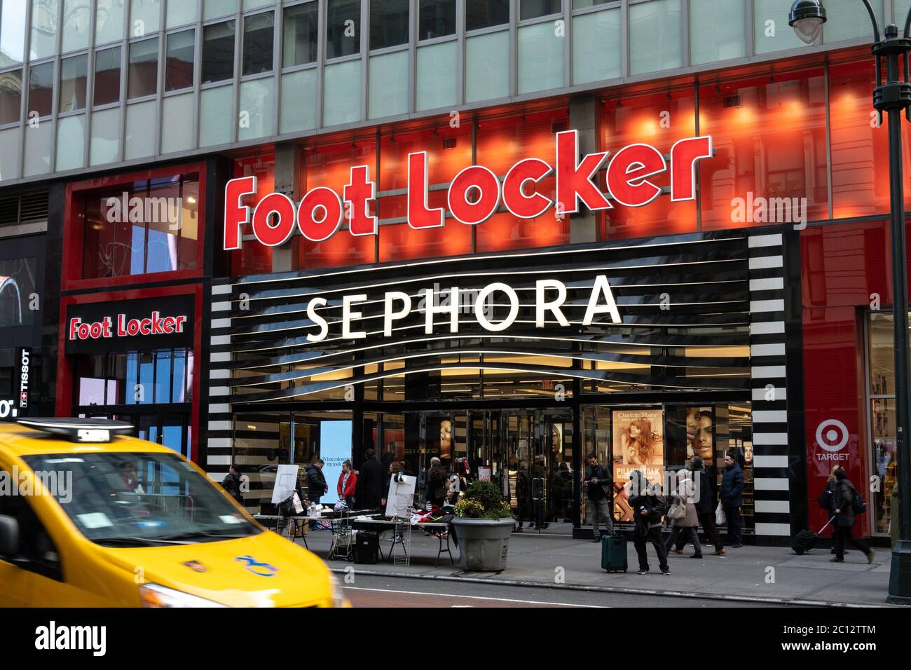 Foot Locker und Sephora Storefront auf W. 34th Street, New York, USA Stockfoto