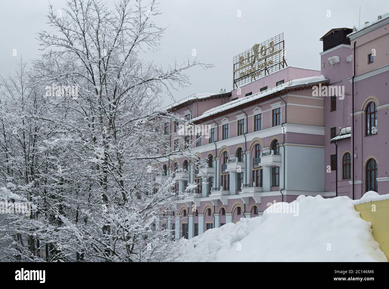 Rixos Krasnaya Polyana Sotschi im oberen Gorky-Gorod - Ganzjahres Ferienort 960 Meter über dem Meeresspiegel Stockfoto