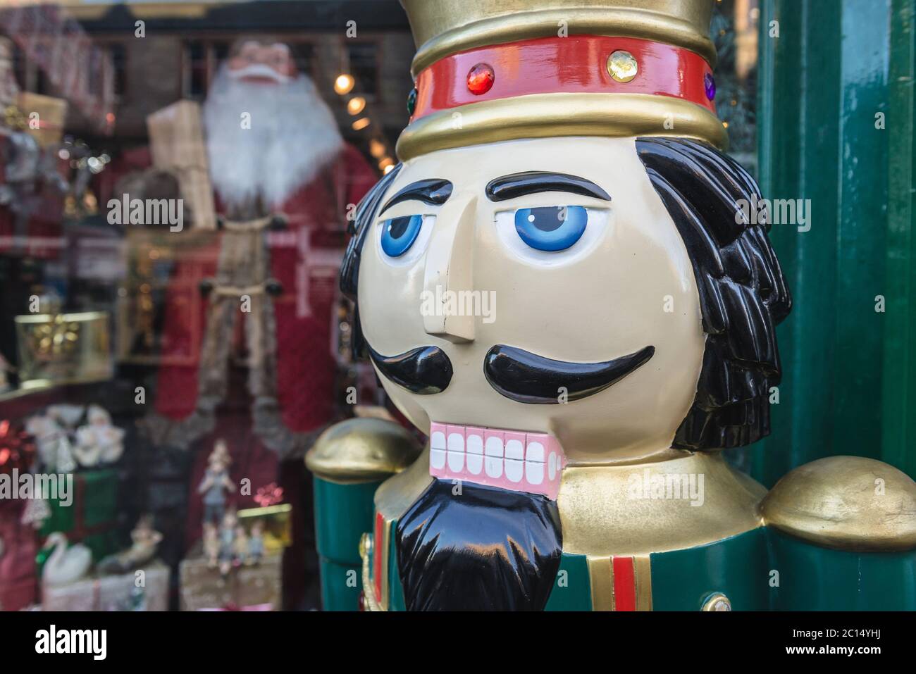 Nutcracker christmas shop Fotos und Bildmaterial in hoher Auflösung