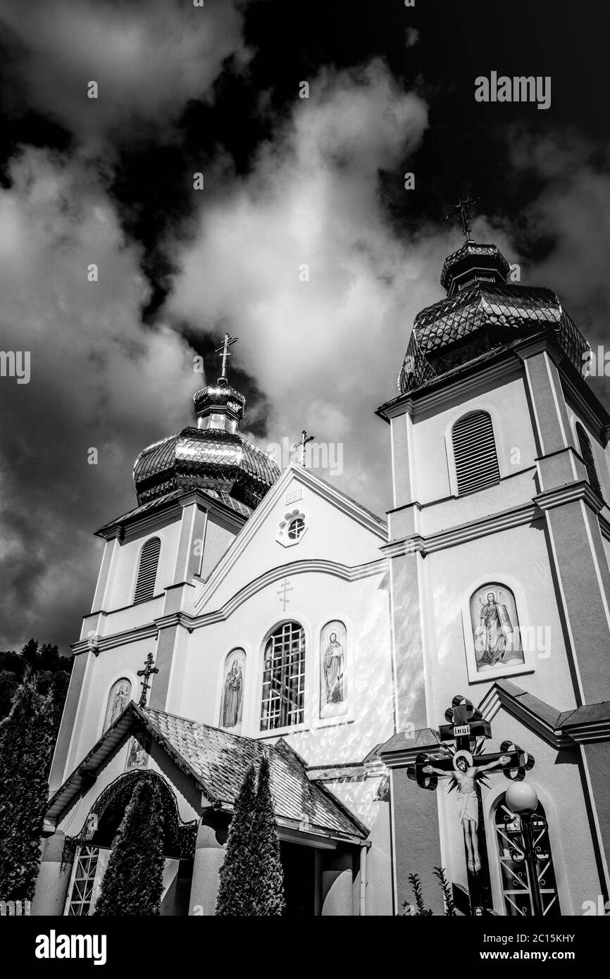 Kuppel der Kirche Kathedrale der Abkunft des Heiligen Geistes, Reisefoto, Ukraine, Rakhiv Stockfoto