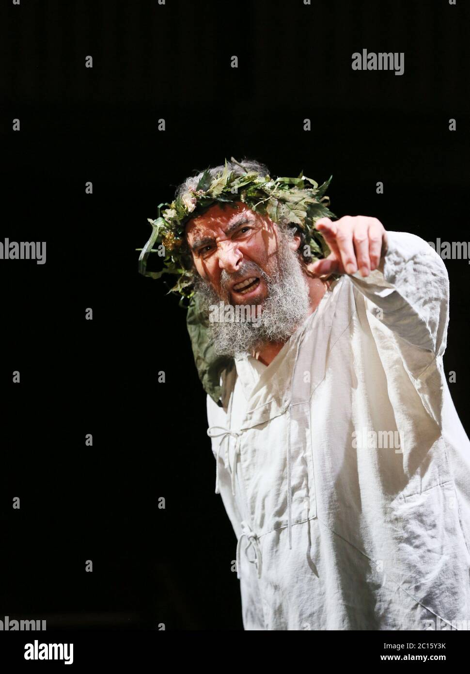 Antony Sher (King Lear) in KING LEAR von Shakespeare bei der Royal Shakespeare Company (RSC), Royal Shakespeare Theatre, Stratford-upon-Avon, England 01/09/2016 Design: Niki Turner Beleuchtung: Tim Mitchell Bewegung: Michael Ashcroft Kämpfe: Bret Yount Regie: Gregory Doran Stockfoto
