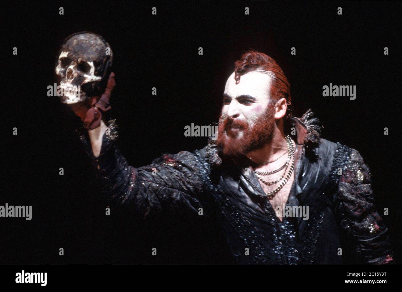 Antony Sher (Vindice) in THE REVENGER'S TRAGEDY von Cyril Tourneur in der Royal Shakespeare Company (RSC), Swan Theatre Stratford-upon-Avon, England 10/09/1987 Design: Michael Levine Beleuchtung: Gerry Jenkinson Beleuchtung: Ben Ormerod Regie: Di Trevis Stockfoto