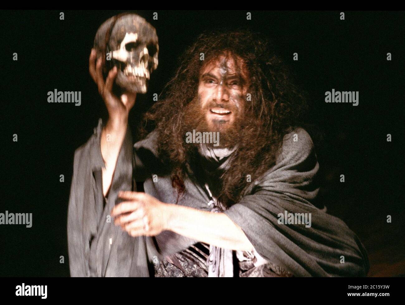 Antony Sher (Vindice) in THE REVENGER'S TRAGEDY von Cyril Tourneur in der Royal Shakespeare Company (RSC), Swan Theatre Stratford-upon-Avon, England 10/09/1987 Design: Michael Levine Beleuchtung: Gerry Jenkinson Beleuchtung: Ben Ormerod Regie: Di Trevis Stockfoto