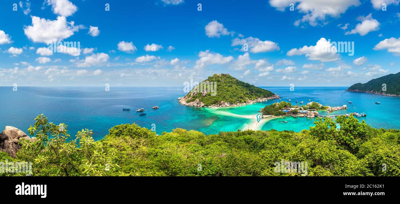 Panorama der Insel Nang Yuan, Koh Tao, Thailand an einem Sommertag Stockfoto