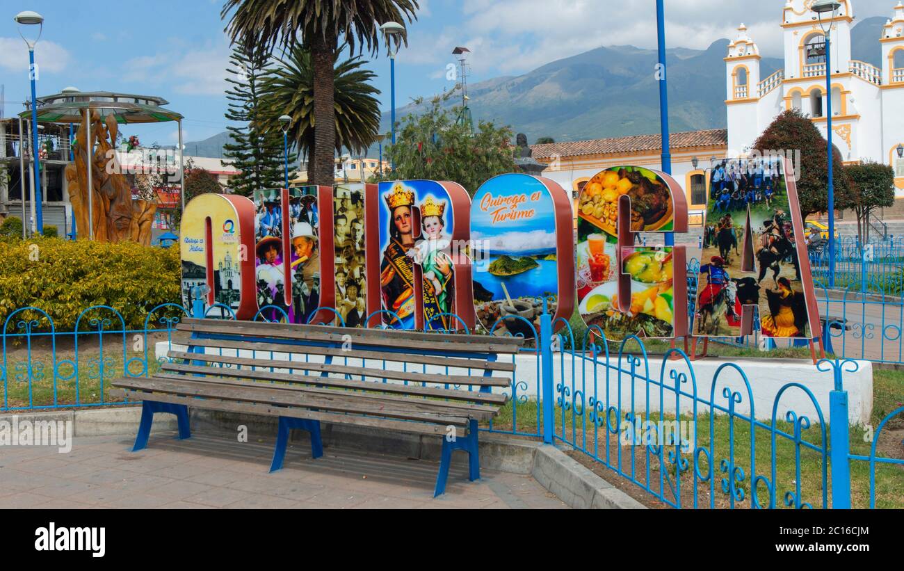 Quito, Pichincha / Ecuador - Februar 17 2019: Blick auf den zentralen Park der Stadt Quiroga. Es ist eine Gemeinde des Kantons Cotacachi Stockfoto