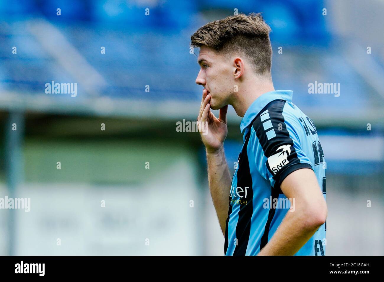 Mannheim, Deutschland. Juni 2020. Fußball: 3. Spielklasse, SV Waldhof Mannheim - Bayern München II, 32. Spieltag, im Carl-Benz Stadion. Mannheimer Marcel Hofrath ist nach dem Ende des Spiels auf dem Platz. Quelle: Uwe Anspach/dpa/Alamy Live News Stockfoto