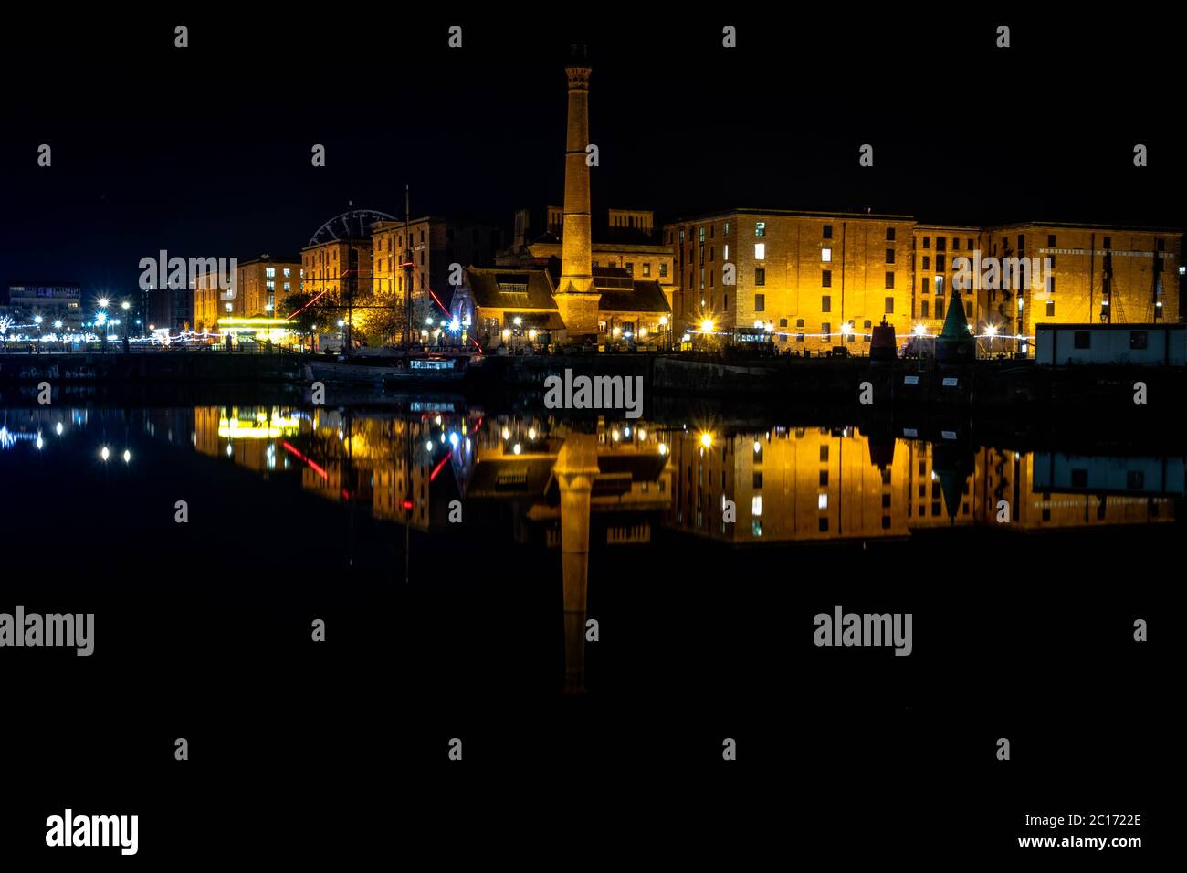 Liverpool Albert Dock bei Nacht. Merseyside Stockfoto